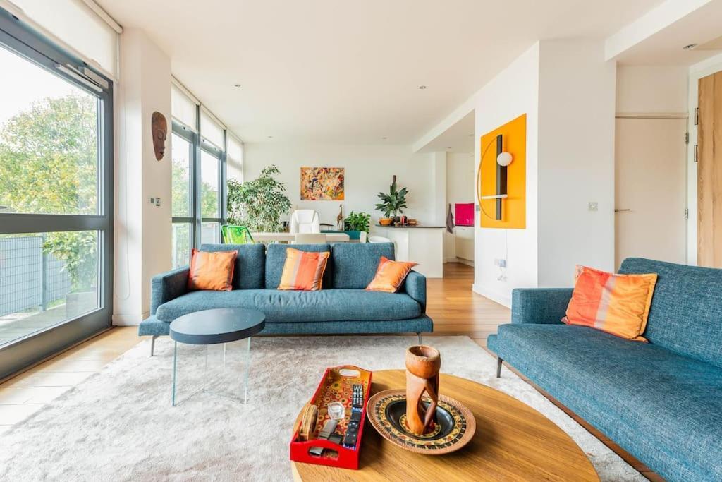شقة Luxurious Flat Sunny, Quiet, Design, Lift, Balcony لندن المظهر الخارجي الصورة