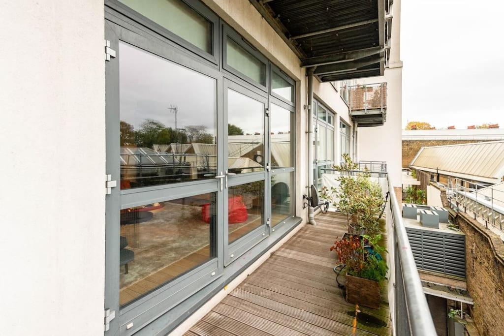 شقة Luxurious Flat Sunny, Quiet, Design, Lift, Balcony لندن المظهر الخارجي الصورة